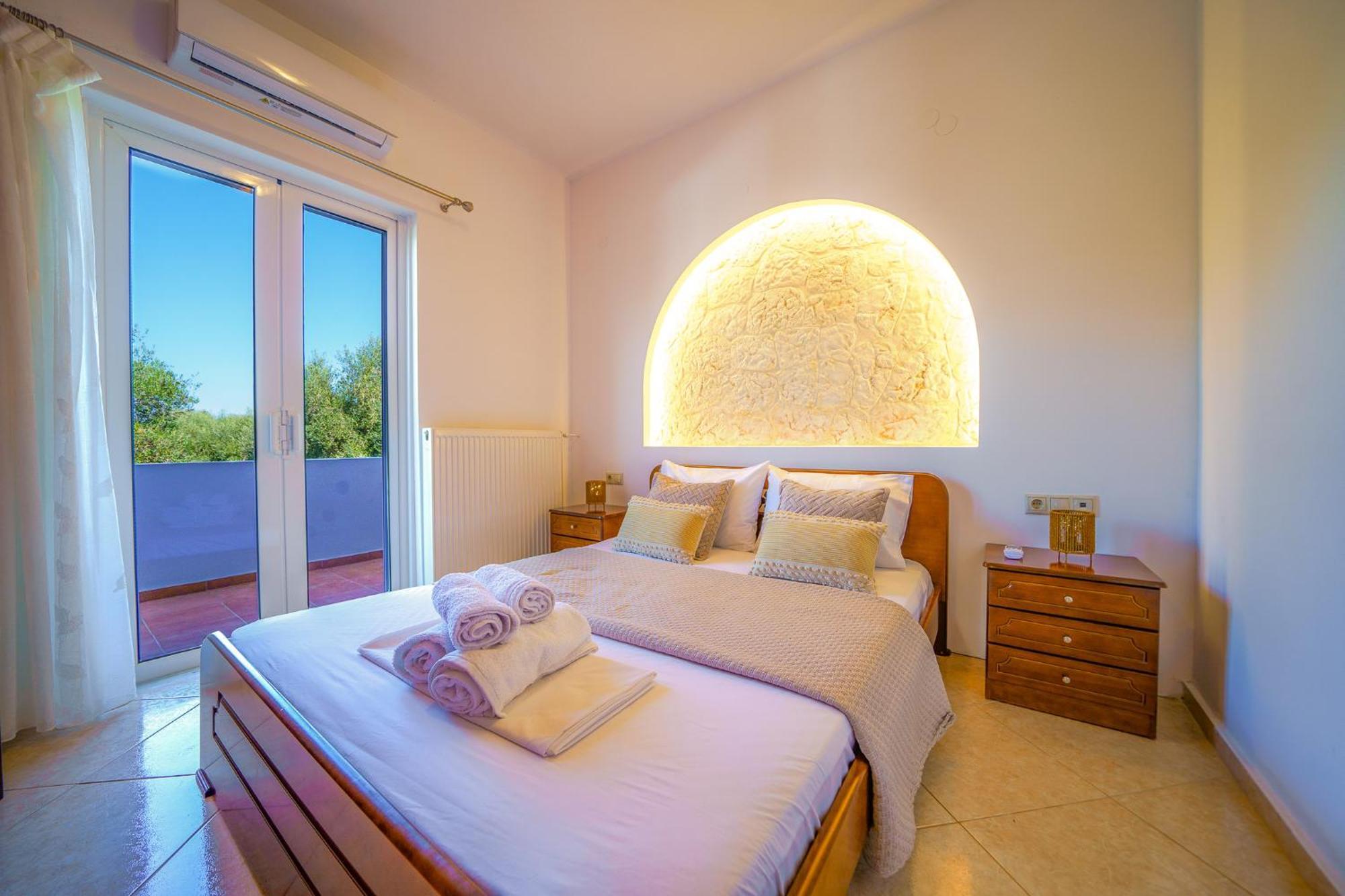 Lima Pool & Jacuzzi Chania Villa *