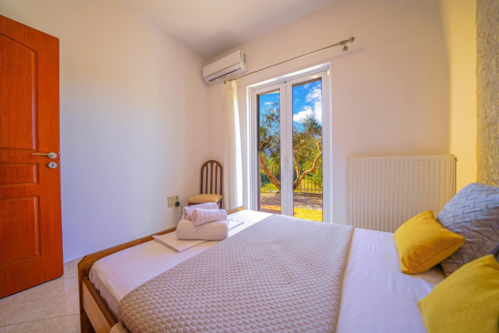 Lima Pool & Jacuzzi Chania Villa *