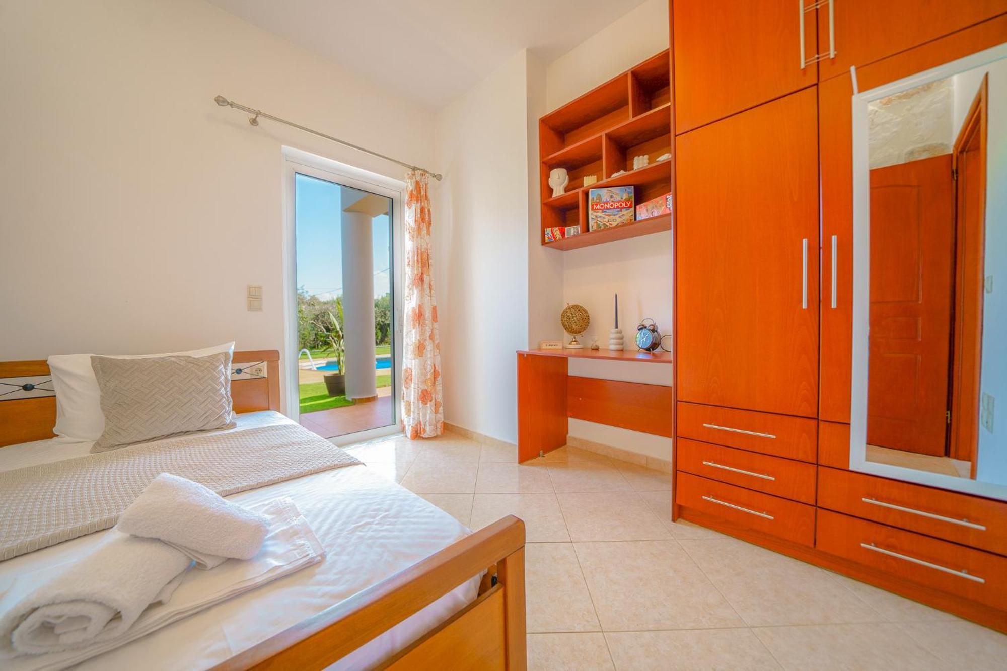 Lima Pool & Jacuzzi Chania Villa *