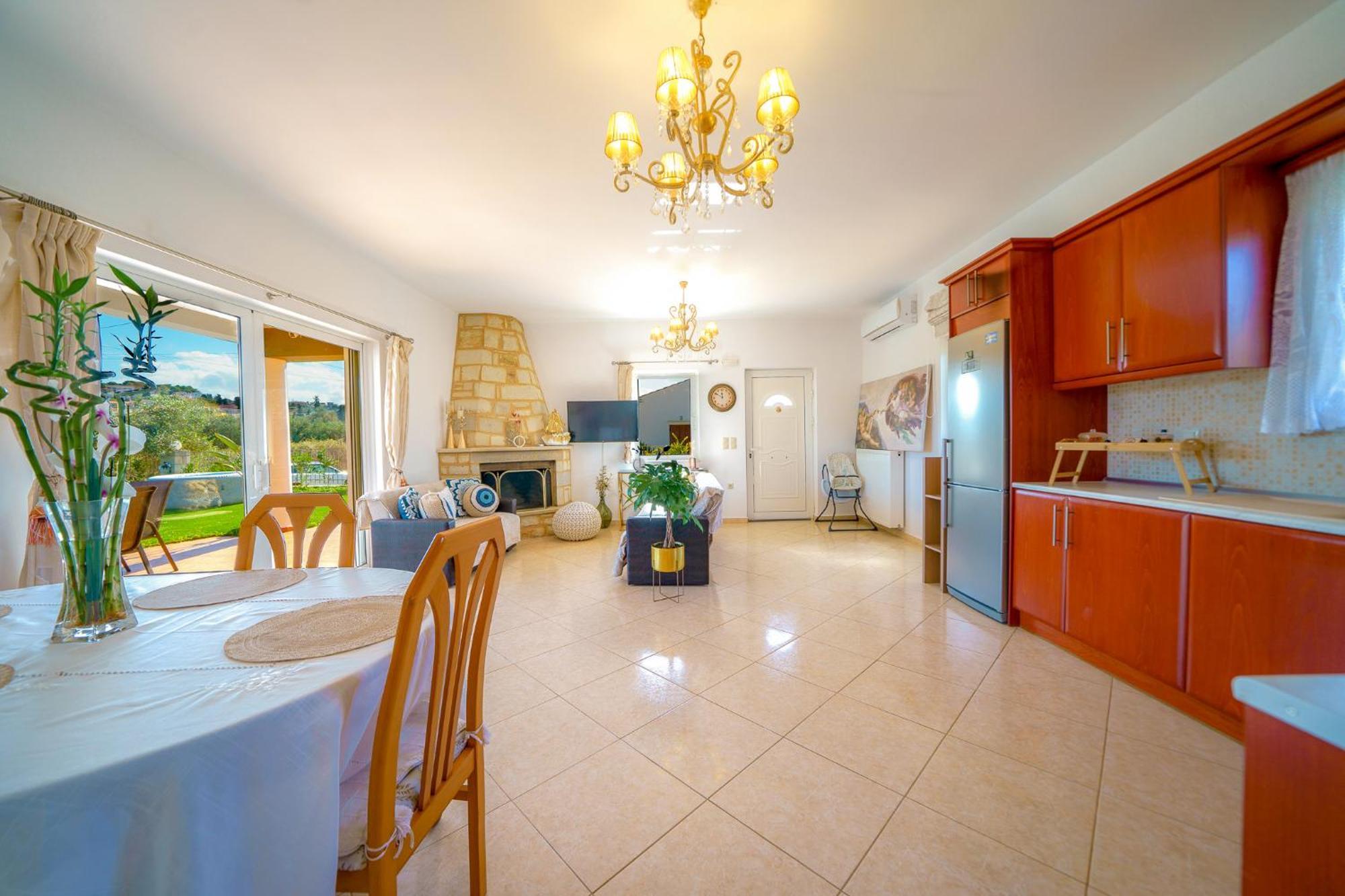 Lima Pool & Jacuzzi Chania Villa