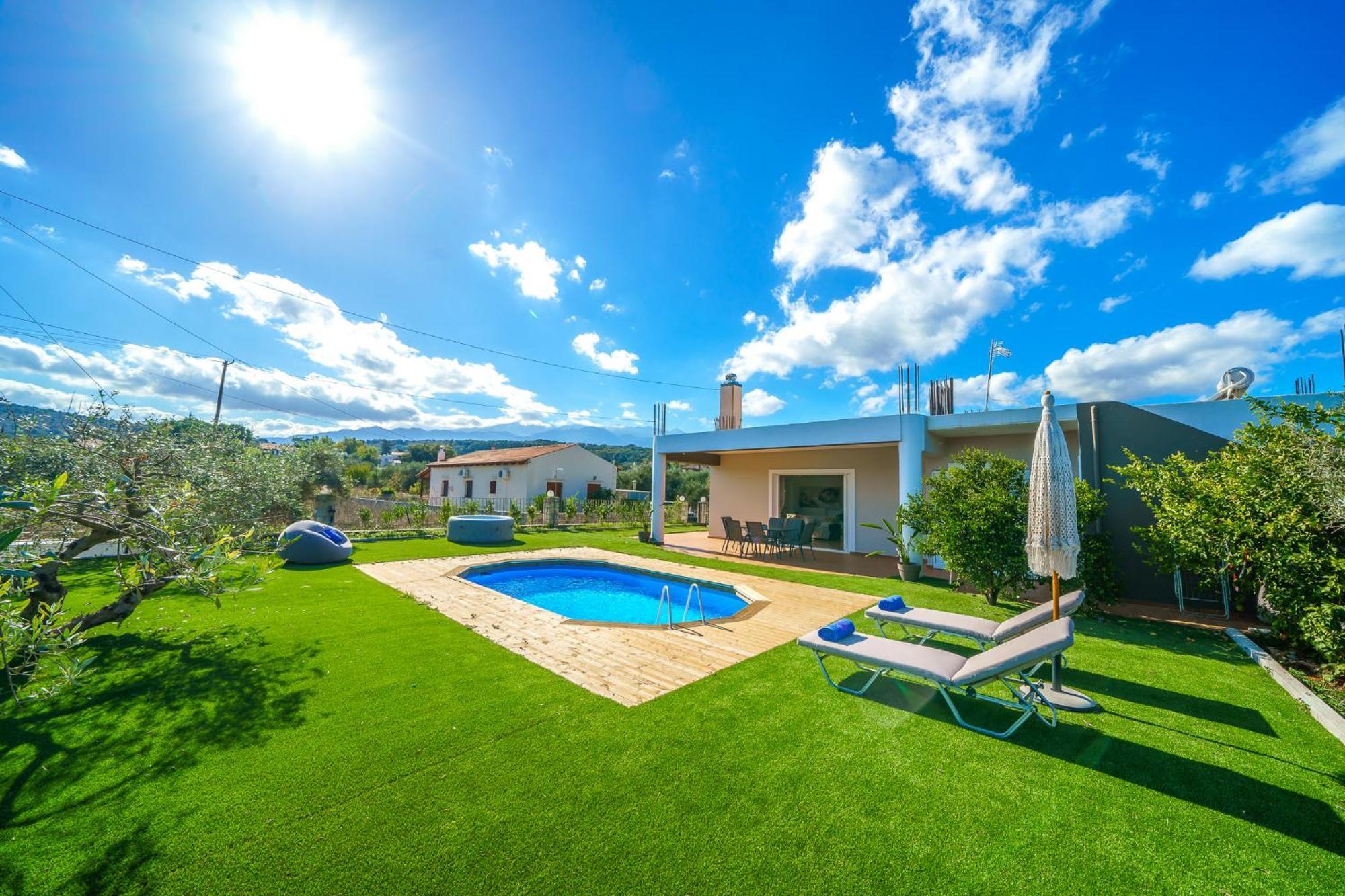 Lima Pool & Jacuzzi Chania